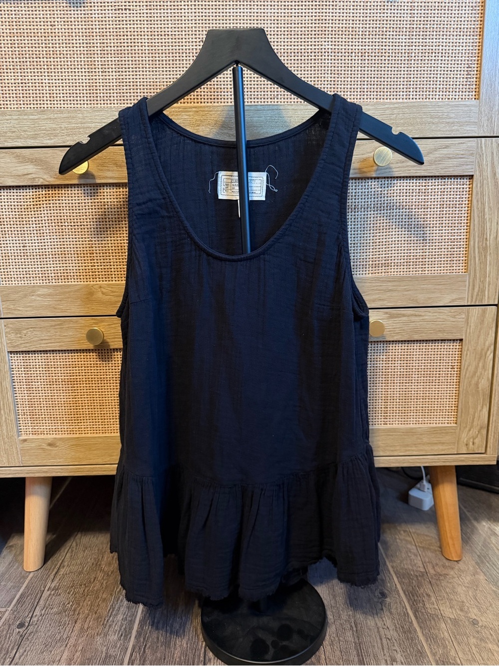 Current/Elliott Black Ruffle-Hem Scoop Tank